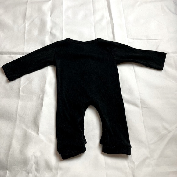 Black Onesie for 0-3 Months - Picture 3 of 4